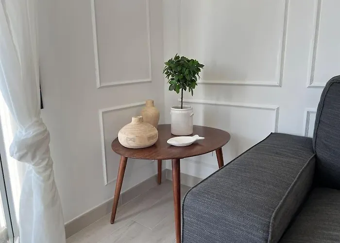 Close To Everything Bright Modern Апартаменты