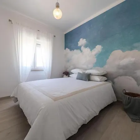 Close To Everything Bright Modern Apartment *