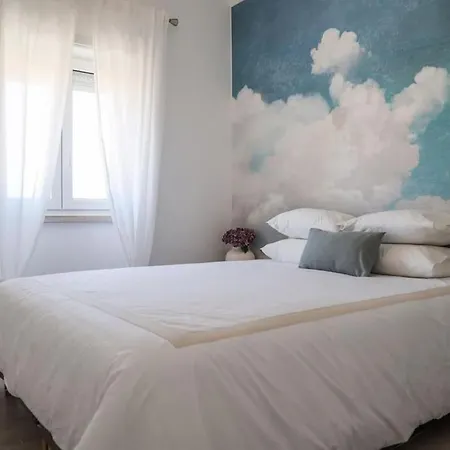 Close To Everything Bright Modern Apartament *