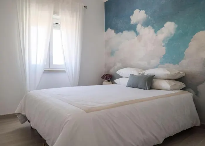 Close To Everything Bright Modern Lejlighed *