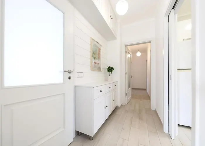 Close To Everything Bright Modern Lejlighed *