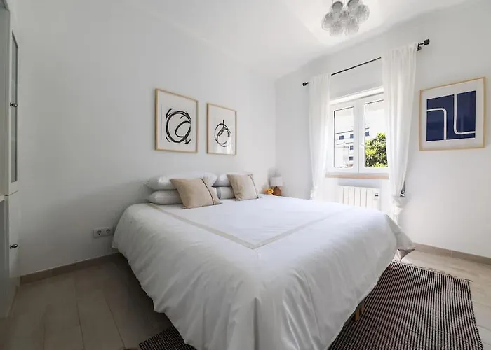 Close To Everything Bright Modern Lejlighed Nazaré